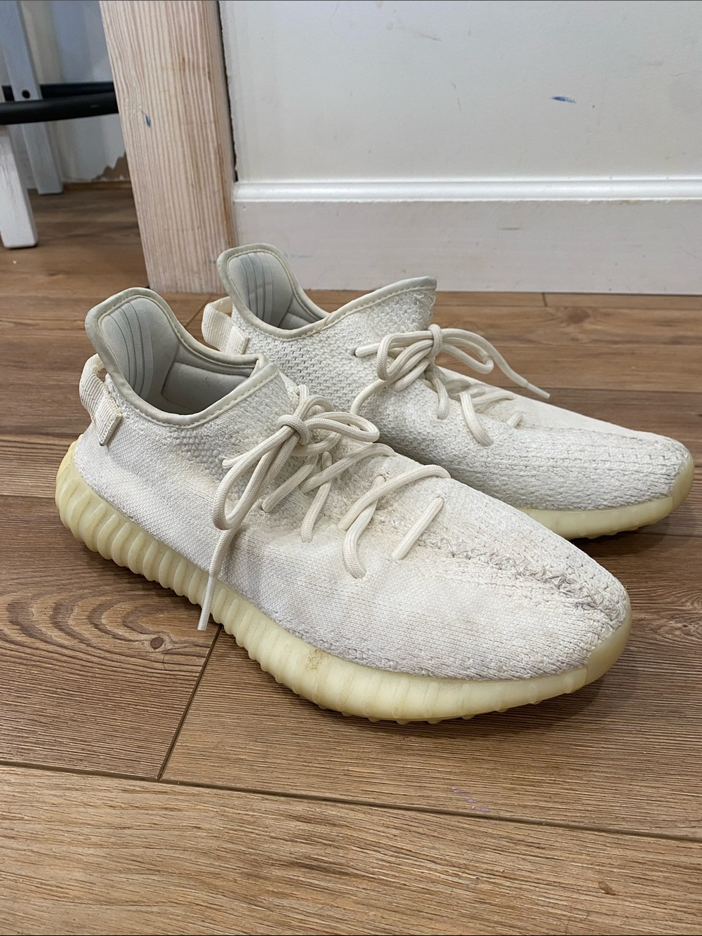 Yeezy Boost 350 V2 Cream/Off-White Low-Top Sneakers